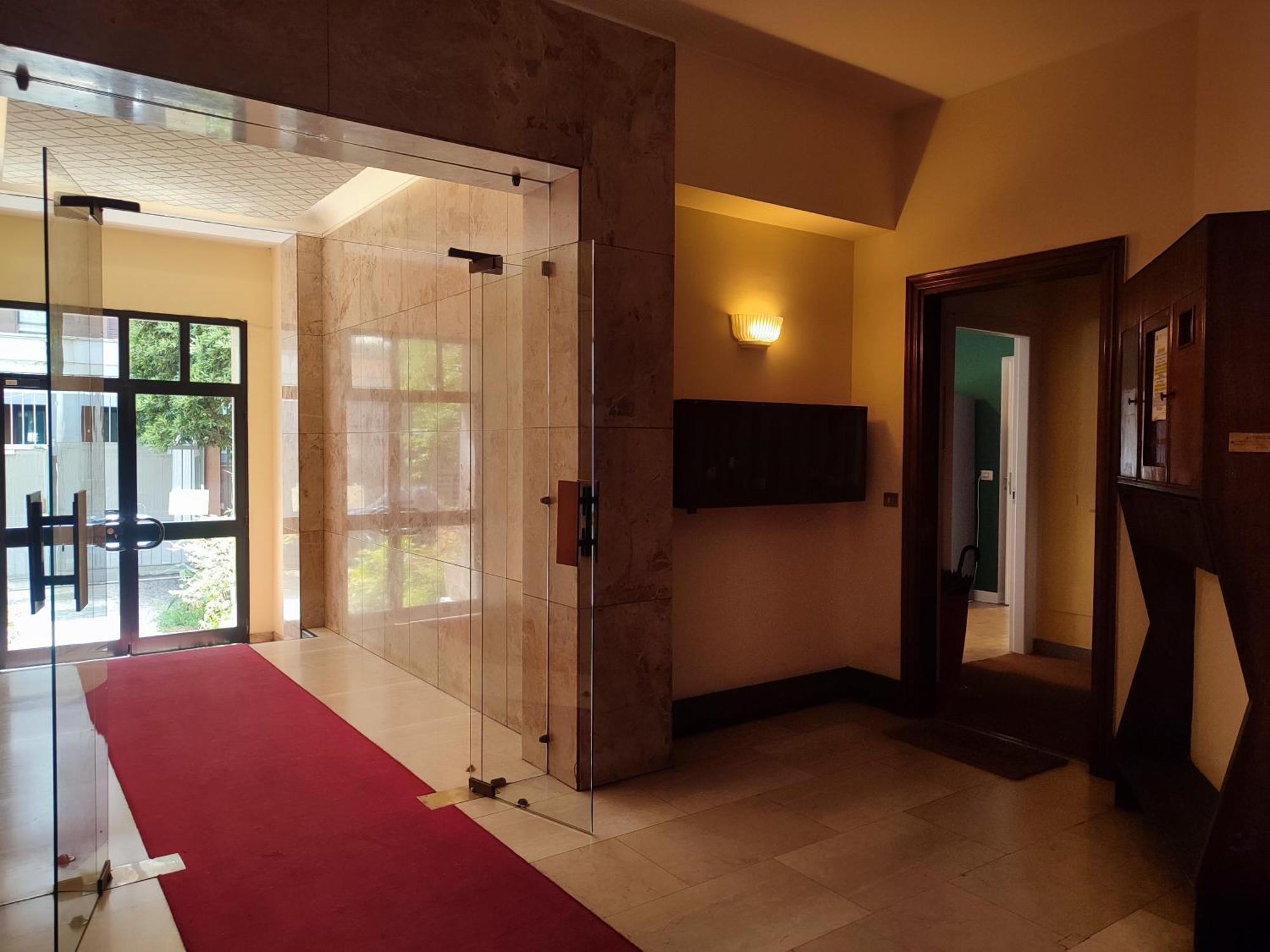 Apartamento Giusti Flat - Next To Cimitero Monumentale Castello Sforzesco Milán Exterior foto
